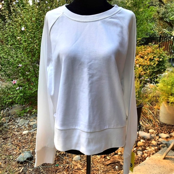 all in motion Tops - White sweatshirt